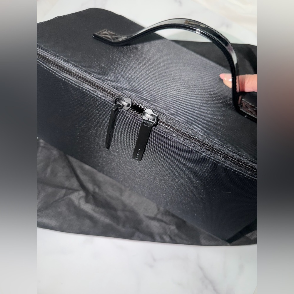 Mac  Carry All Black Makeup Bag